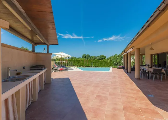 Andrea By Interhome Šišan