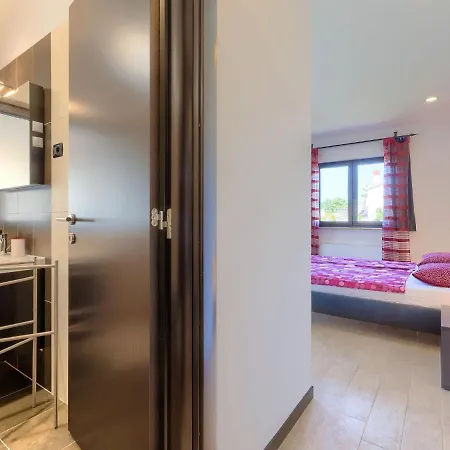Holiday home Andrea - Pul463 By Interhome *