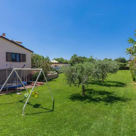 Holiday home Andrea - Pul463 By Interhome *