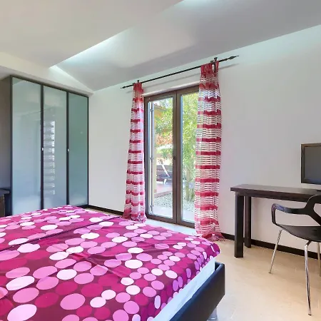 Andrea - Pul463 By Interhome * Sisan