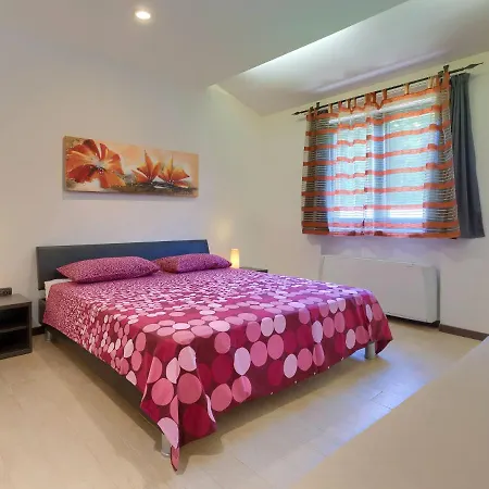 Andrea - Pul463 By Interhome