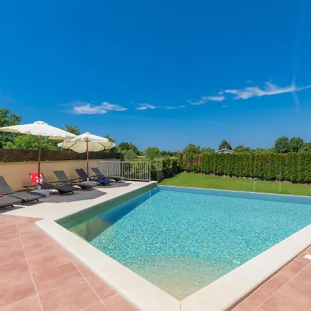 Andrea By Interhome 別荘 Šišan