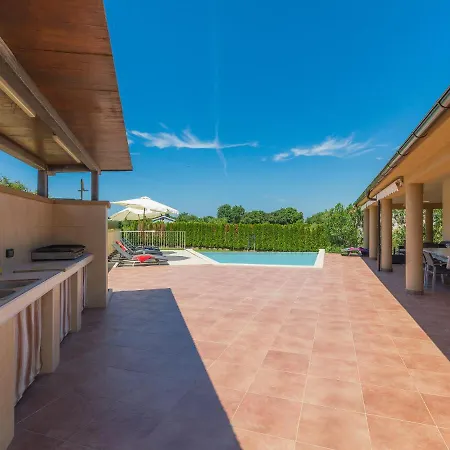 Andrea By Interhome Šišan