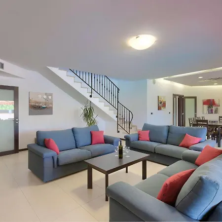 Holiday home Andrea - Pul463 By Interhome