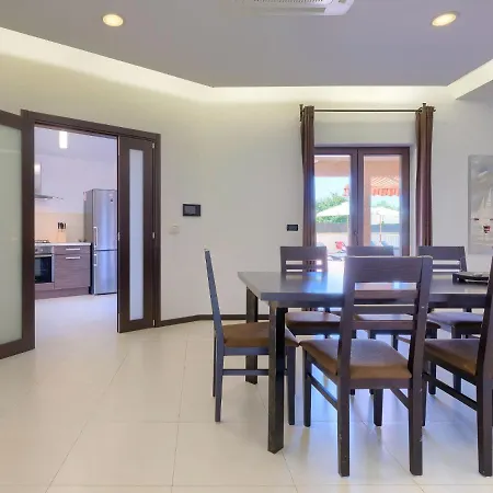 Holiday home Andrea - Pul463 By Interhome